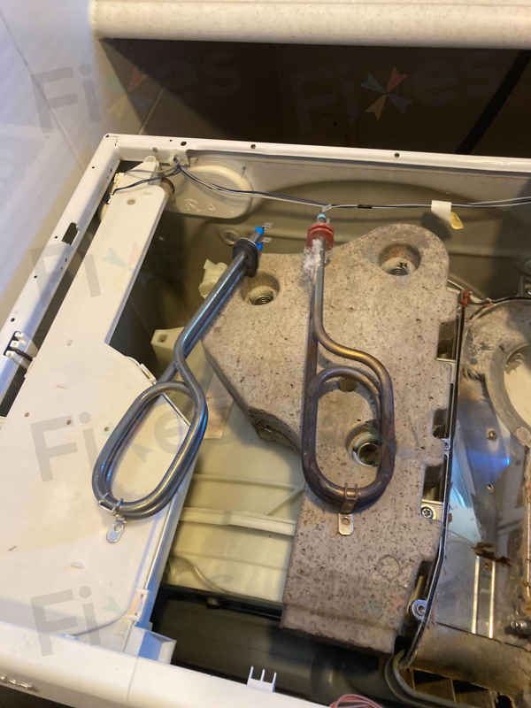 這部Whirlpool WFCR系列洗衣機F15故障碼背後:體貼業主與租客的一天 🌈