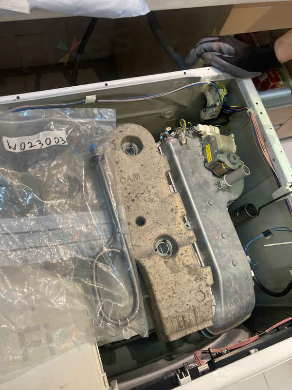 惠而浦WFCR系列洗衣機F15故障碼背後：發熱線漏電如何影響這位客戶的生活節奏 ⚡
