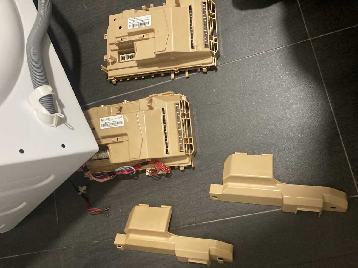 出現故障碼F18🔍Whirlpool惠而浦前置式洗衣機 CFCR70111