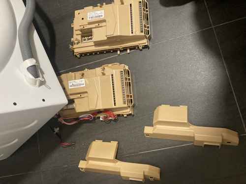 出現故障碼F18🔍Whirlpool惠而浦前置式洗衣機 CFCR70111