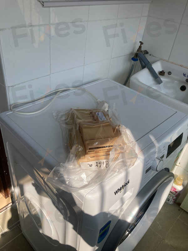 從F18到恢復正常運轉：這部Whirlpool FFCR系列洗衣機電子板受潮的啟示 🔁