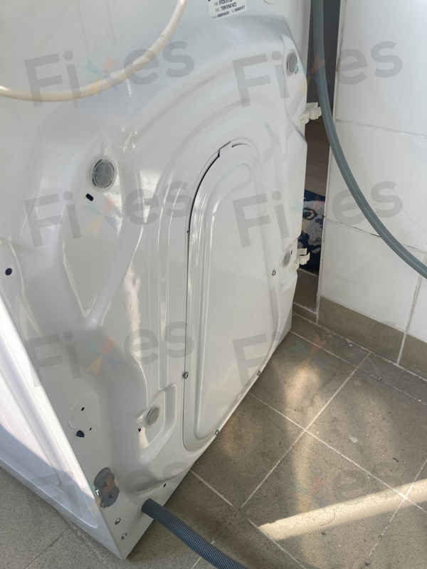 從F18到恢復正常運轉：這部Whirlpool FFCR系列洗衣機電子板受潮的啟示 🔁