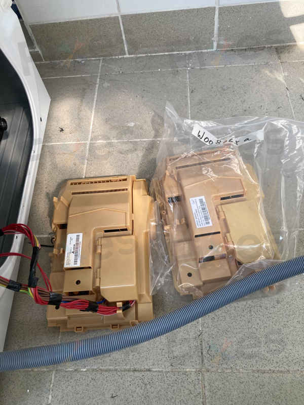 從F18到恢復正常運轉：這部Whirlpool FFCR系列洗衣機電子板受潮的啟示 🔁