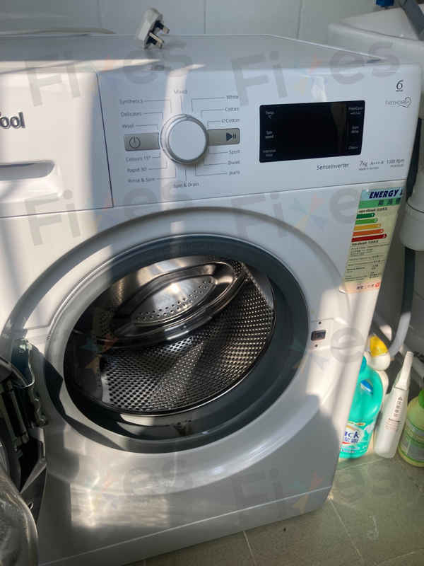 從F18到恢復正常運轉：這部Whirlpool FFCR系列洗衣機電子板受潮的啟示 🔁