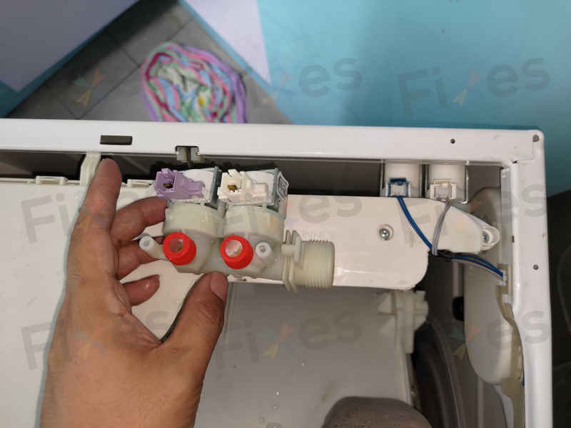 惠而浦CFCR系列洗衣機h2o故障碼困擾?掌握入水掣更換的關鍵技巧 💧