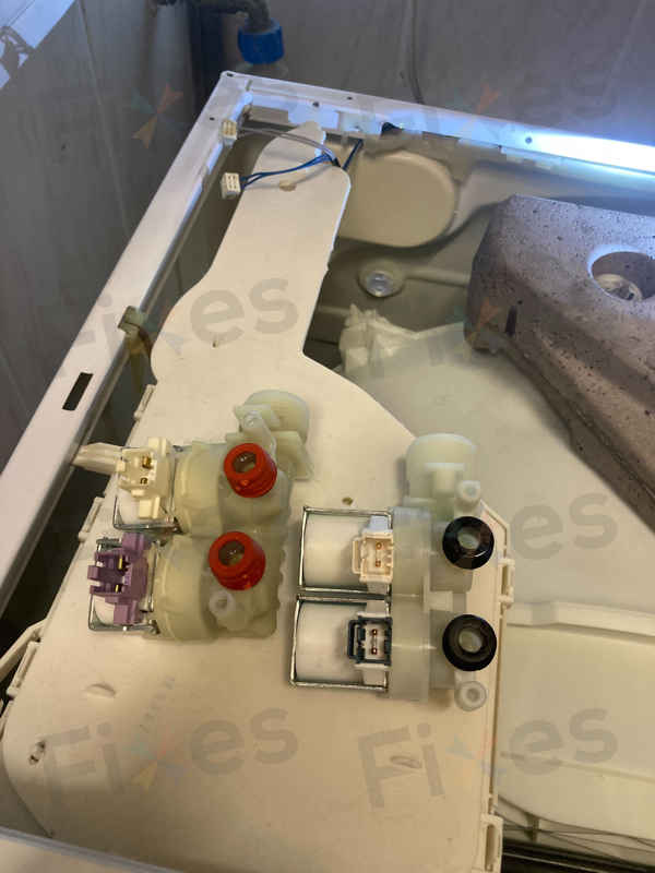 洗衣時間拖成無限賽跑?這部惠而浦CFCR系列洗衣機冒出H2O故障碼⏳