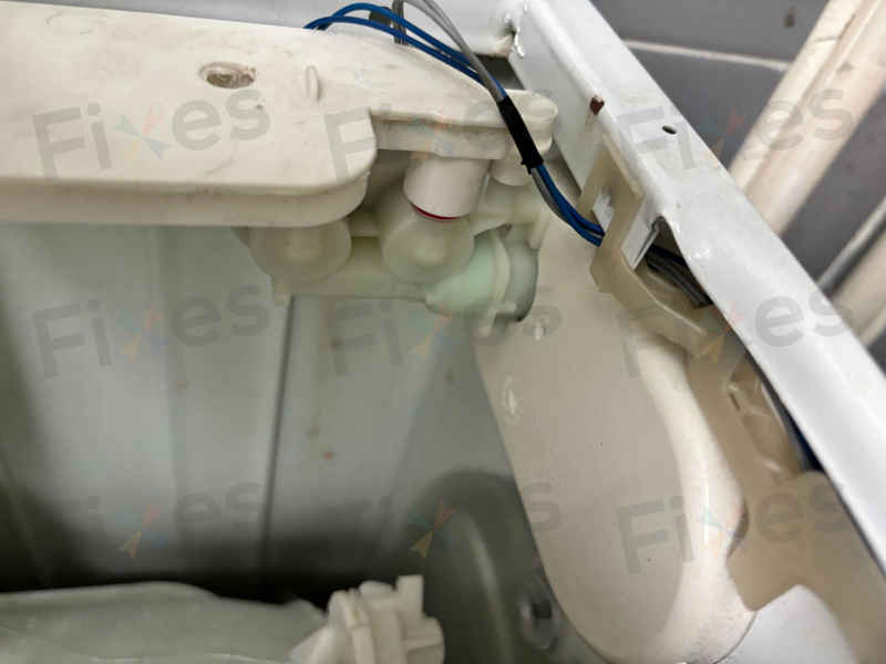 惠而浦洗衣機的h2o警報：一滴一滴的入水困境 🚱