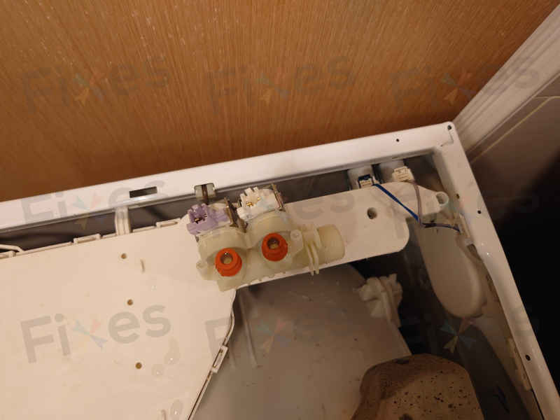 這部Whirlpool CFCR系列洗衣機閃爍H2O?師傅現場更換入水掣實錄 🌊