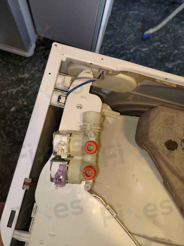 解密惠而浦洗衣機的h2o故障碼：一次意外的入水掣更換經歷 🕵️