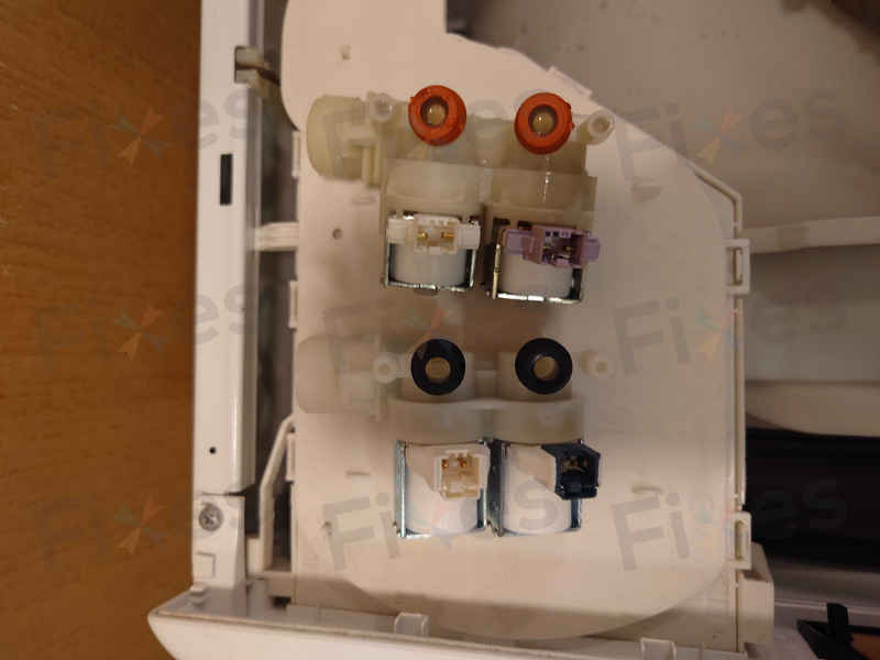 這部Whirlpool CFCR系列洗衣機閃爍H2O?師傅現場更換入水掣實錄 🌊