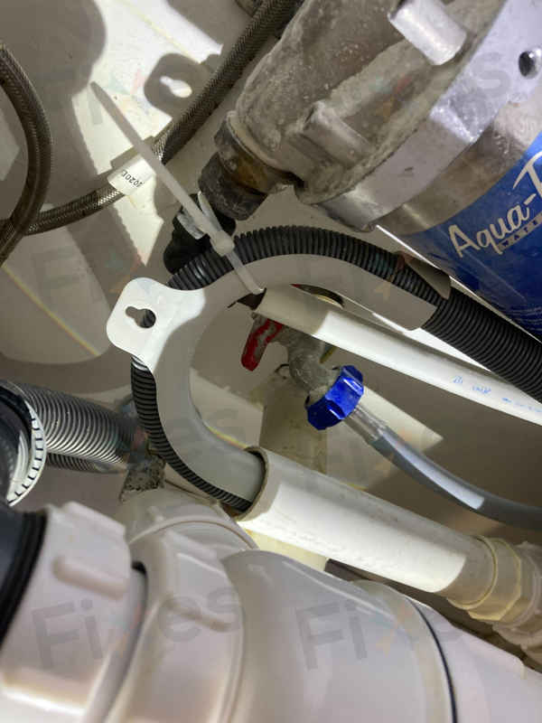 這部Whirlpool洗衣機h2o故障碼：保安誤指要上天台？師傅揭示單位內「總水掣」的真實位置 🚿
