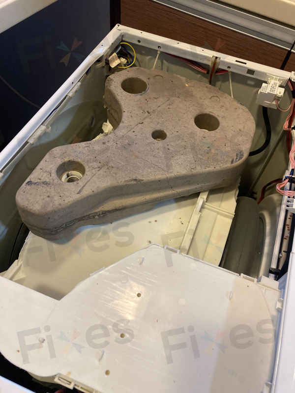 這部Whirlpool洗衣機h2o故障碼：保安誤指要上天台？師傅揭示單位內「總水掣」的真實位置 🚿
