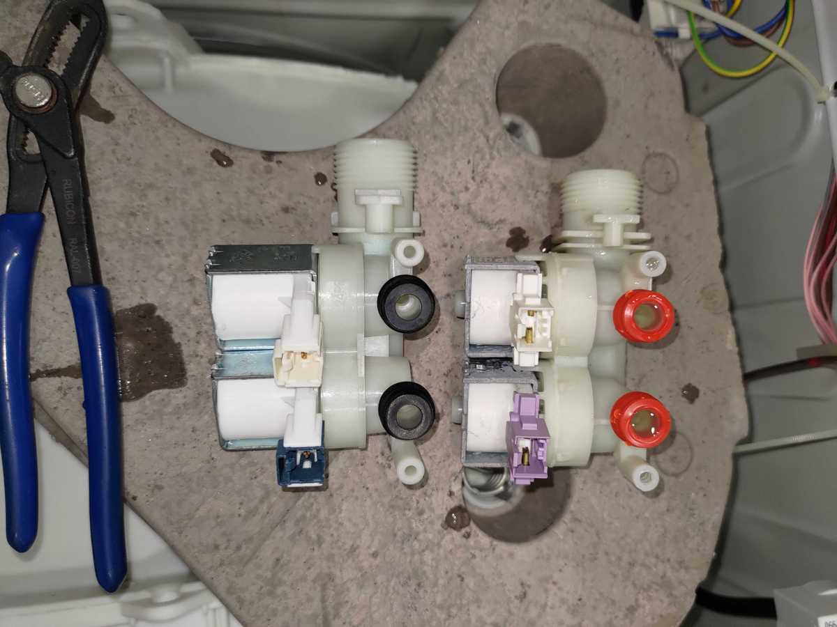 這部惠而浦CFCR系列洗衣機遇到h2o故障碼,師傅現場竟發現入水掣老化 🧩