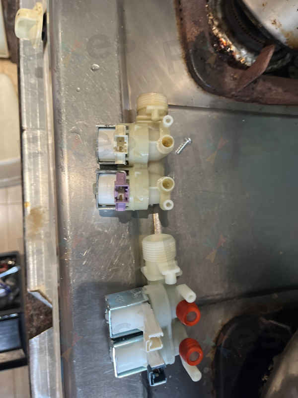 這部惠而浦CFCR系列洗衣機h2o故障碼🔍解析入水掣這個關鍵零件損壞原因
