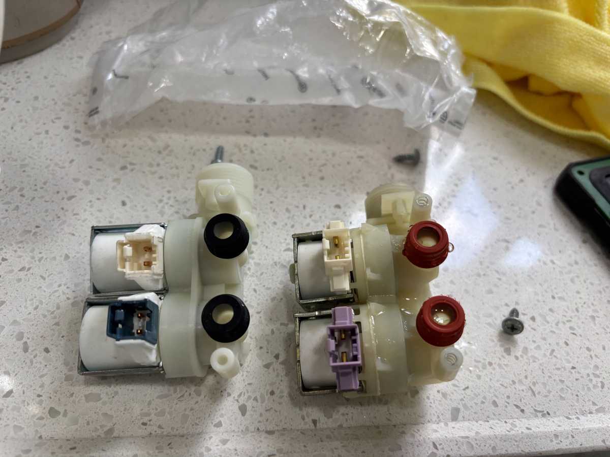 這部Whirlpool CFCR系列洗衣機入水緩慢觸發h2o故障碼，洗衣流程宛如耐力賽🐌