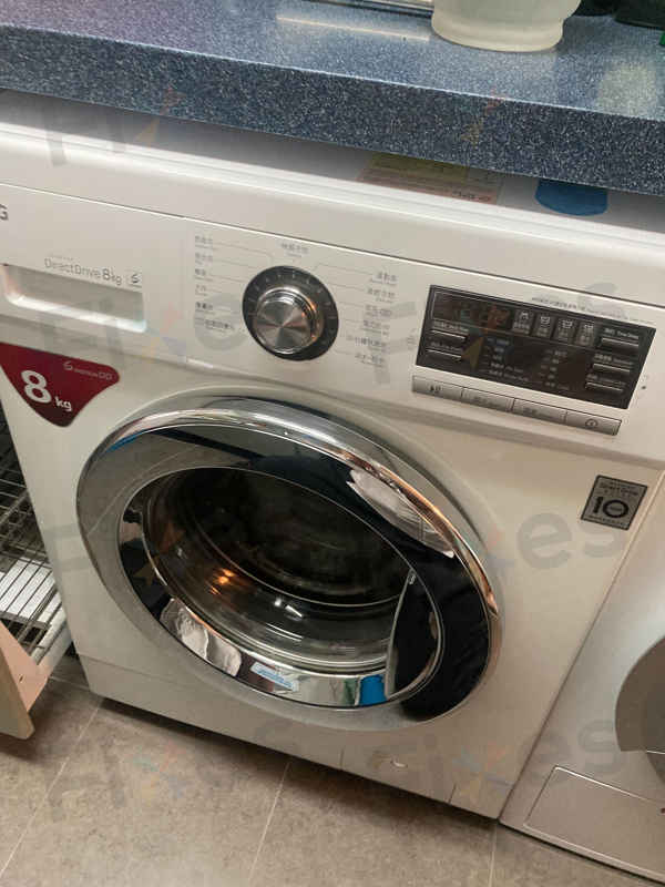 這部LG WFN系列洗衣機LE故障碼讓客戶進退兩難，廚房玻璃門成最大障礙 🚪