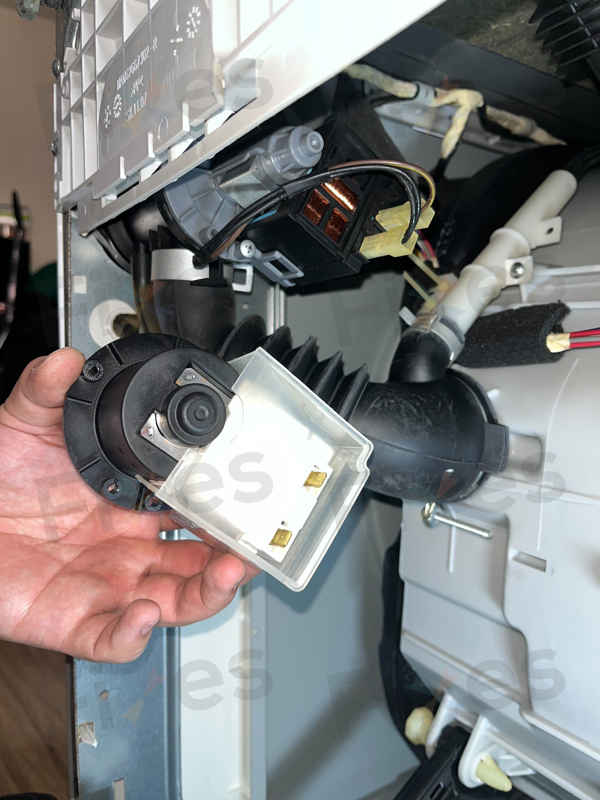 出現故障碼OE😥LG前置式洗衣機 WFN1007MW