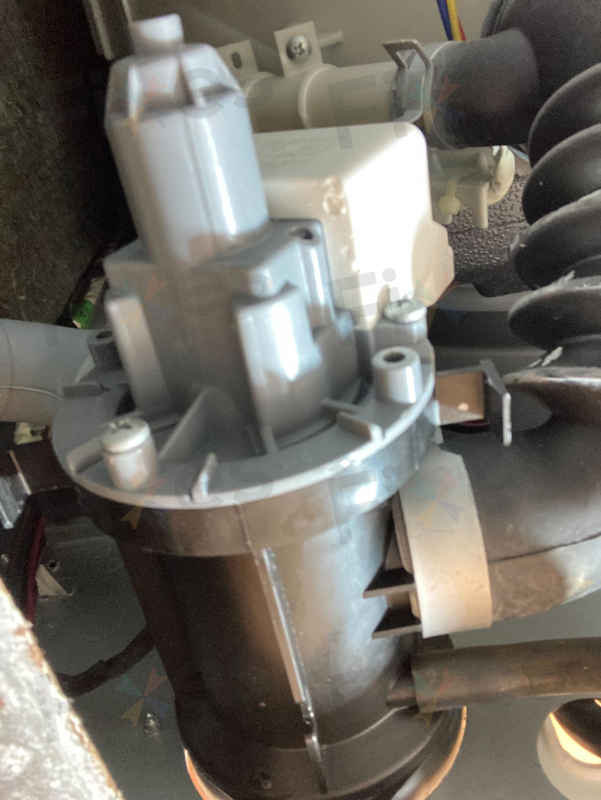 過濾器清理不見效,這部LG WFNP系列洗衣機持續出現0E故障碼,排水泵成關鍵 🌀