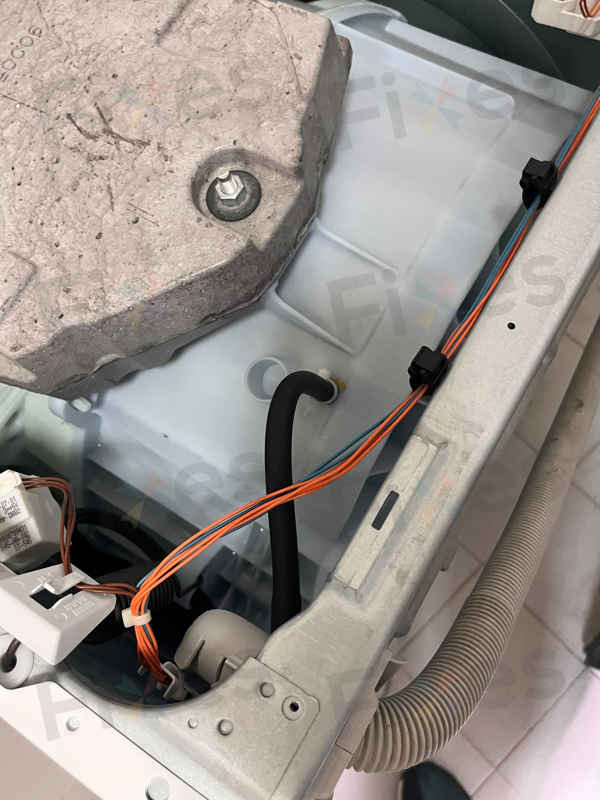 機底漏水導致出現故障碼E23🔧Bosch博世前置式洗衣機 WAW28440SG/14