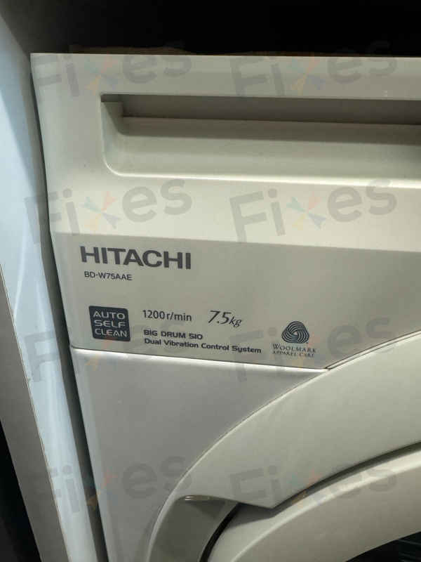 雜物環繞中現故障：Hitachi BDW系列洗衣機F25狀況，師傅現場檢修 🚀