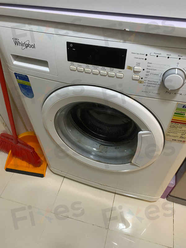 出現故障碼F06,機內還有水🔄Whirlpool惠而浦前置式洗衣機 AWC7103D