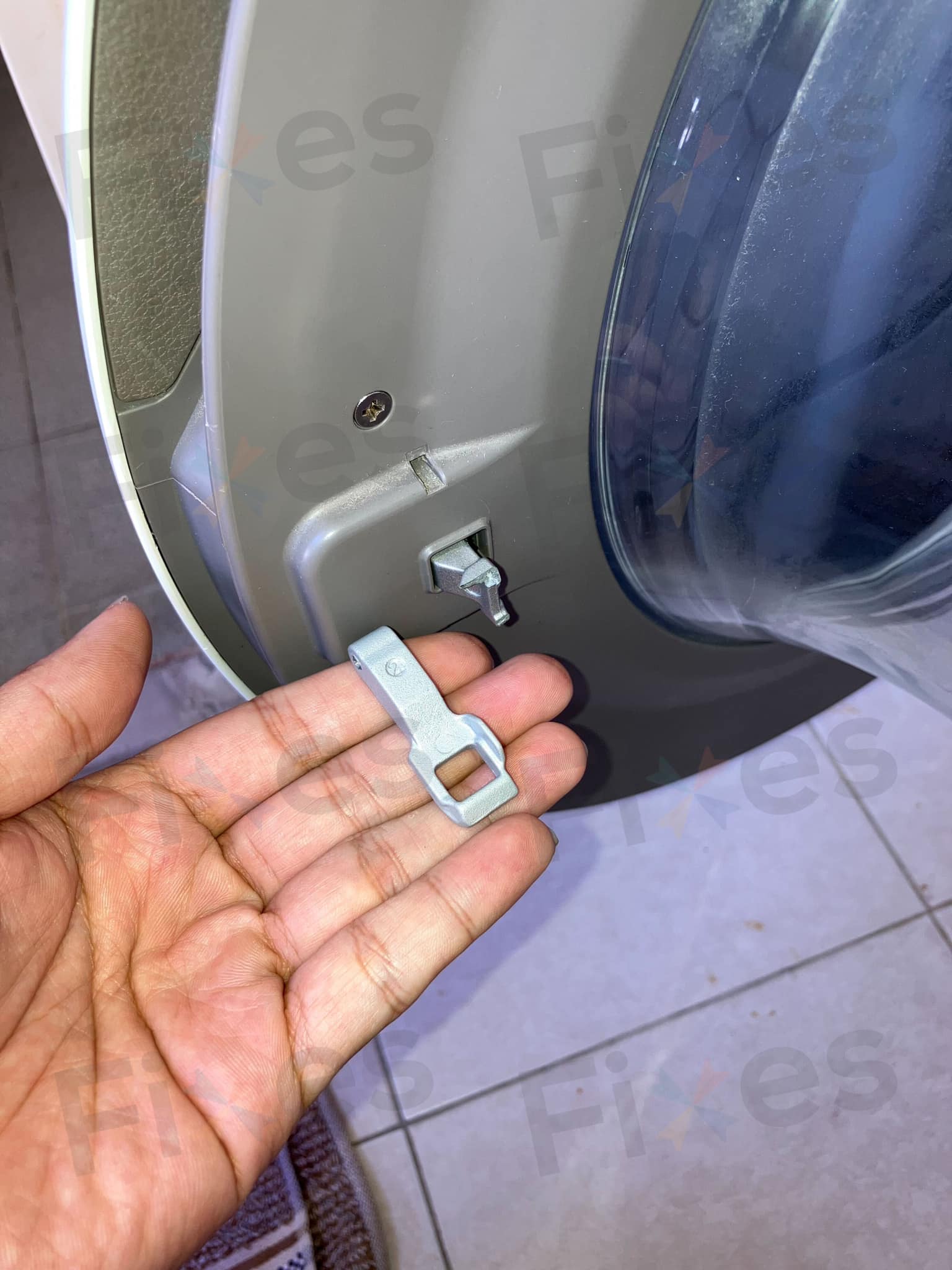 門勾斷裂🔗LG前置式洗衣機 WF1206C4W