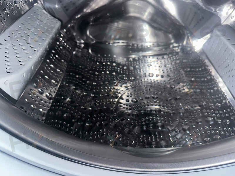 謝小姐在深井接手這部西門子前置式洗衣機，清洗專員揭露機內隱藏污垢 🧫
