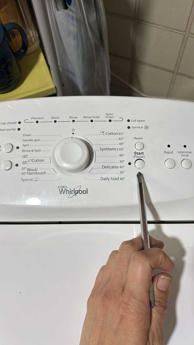 開始按鈕老化引起關注:這部Whirlpool AWE系列洗衣機的保養實例 🌟