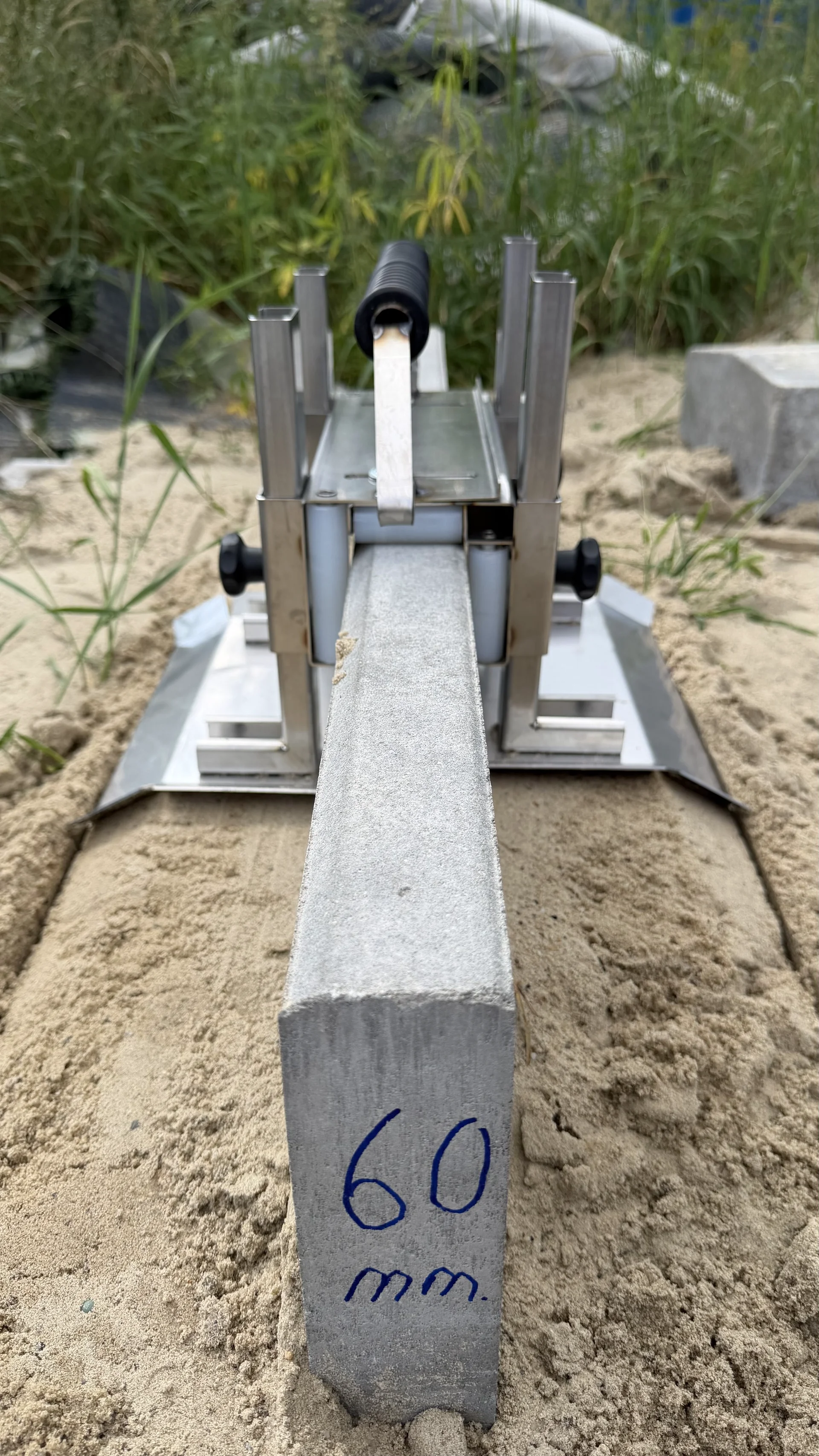 EDGELOCK
Justerbar formare för betongstöd vid kantstenar 3