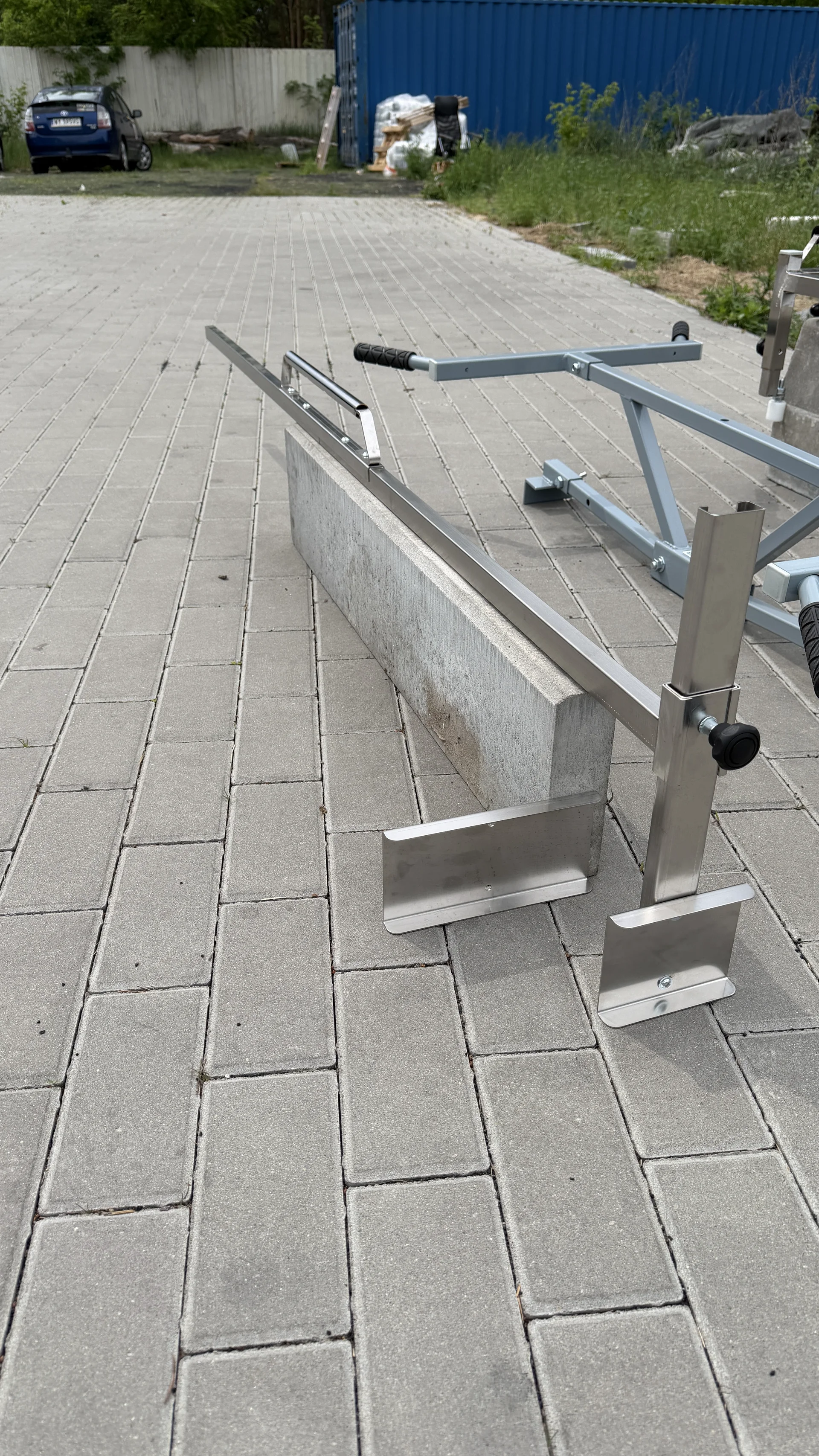 KANTSTENSPAKET PRO
Komplett system för montering av kantsten 6