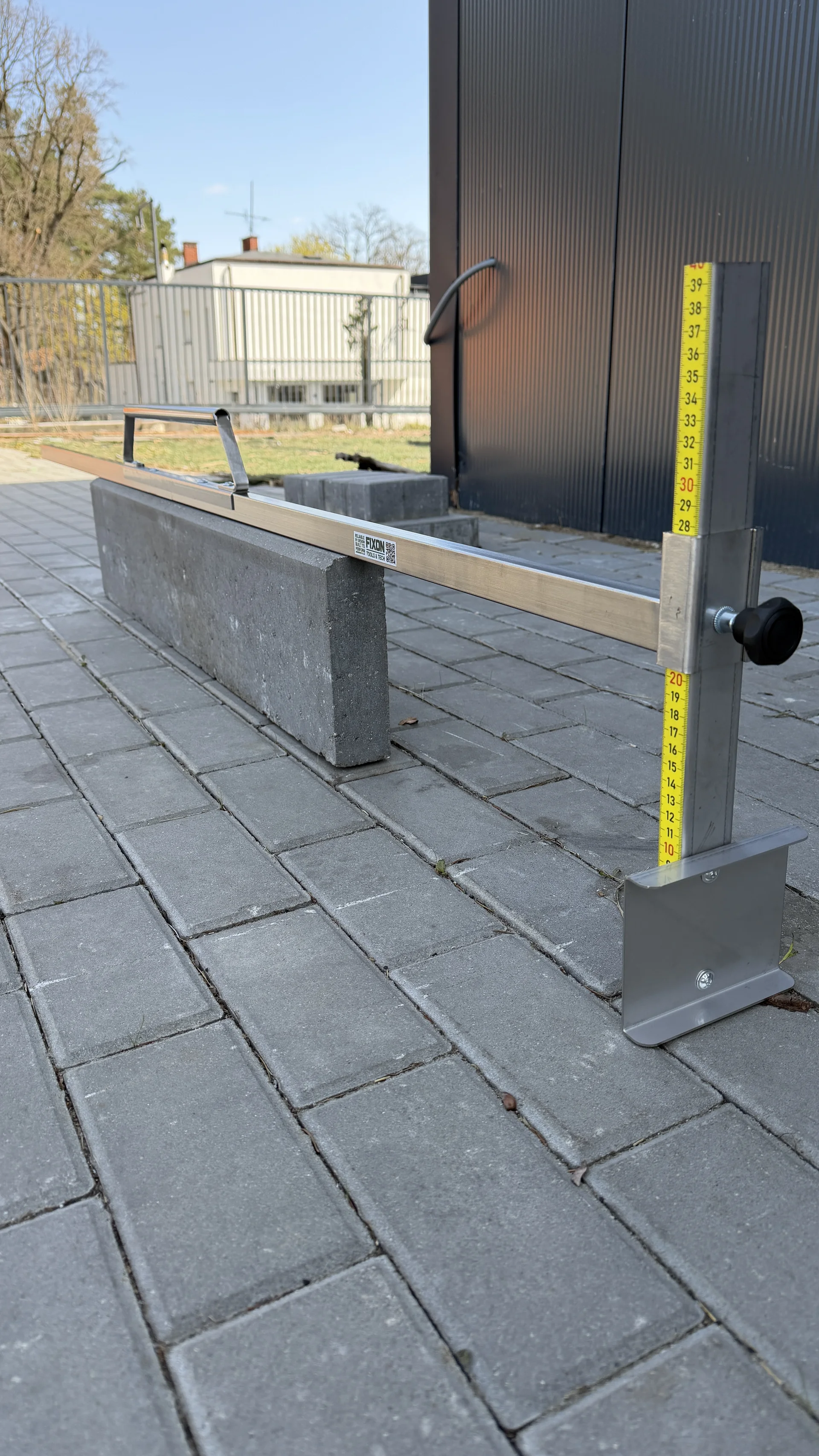 KrawFix INOX — professionell avdragsbalk för underlag i rostfritt stål 2