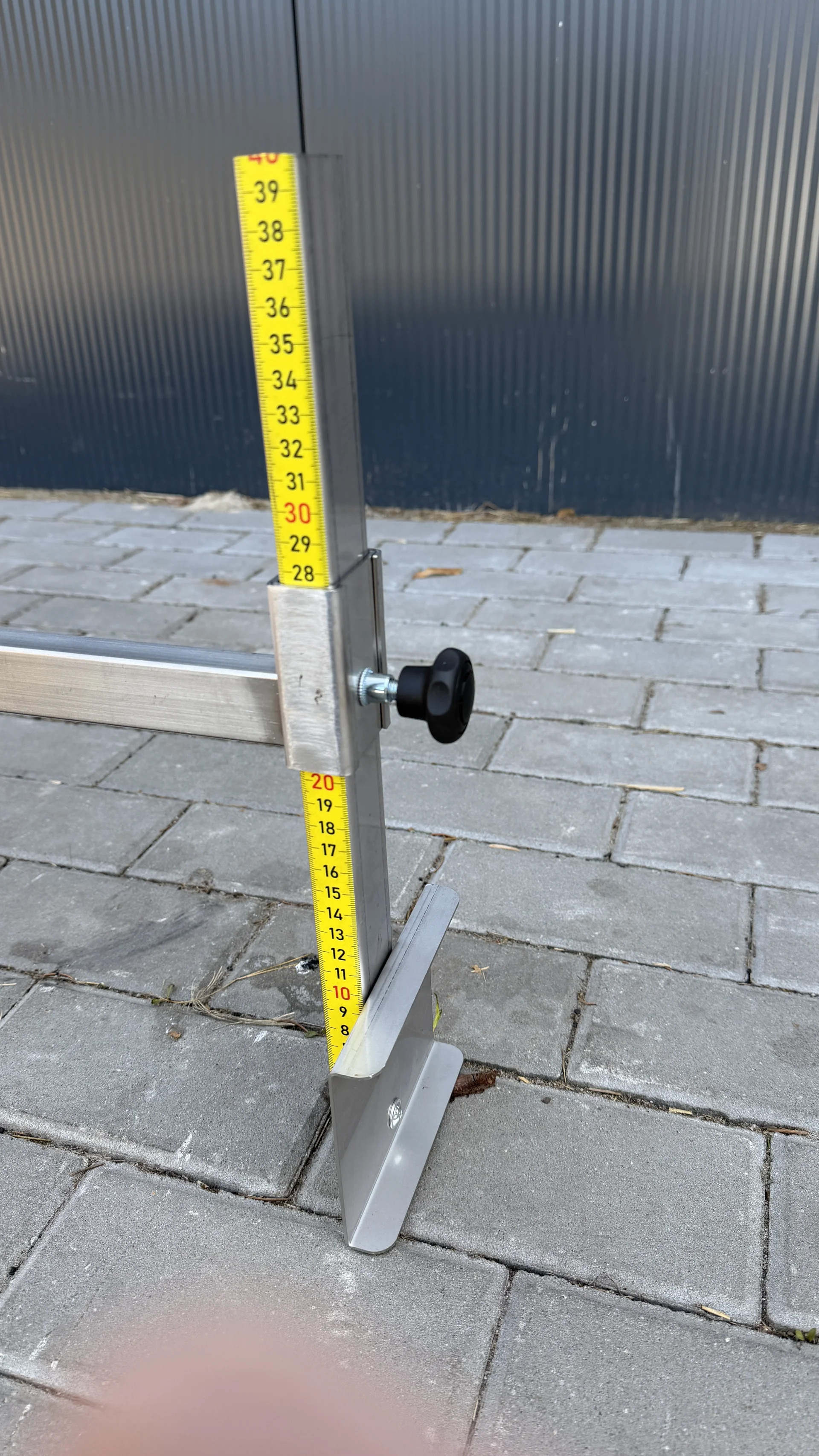 KrawFix INOX — professionell avdragsbalk för underlag i rostfritt stål 4