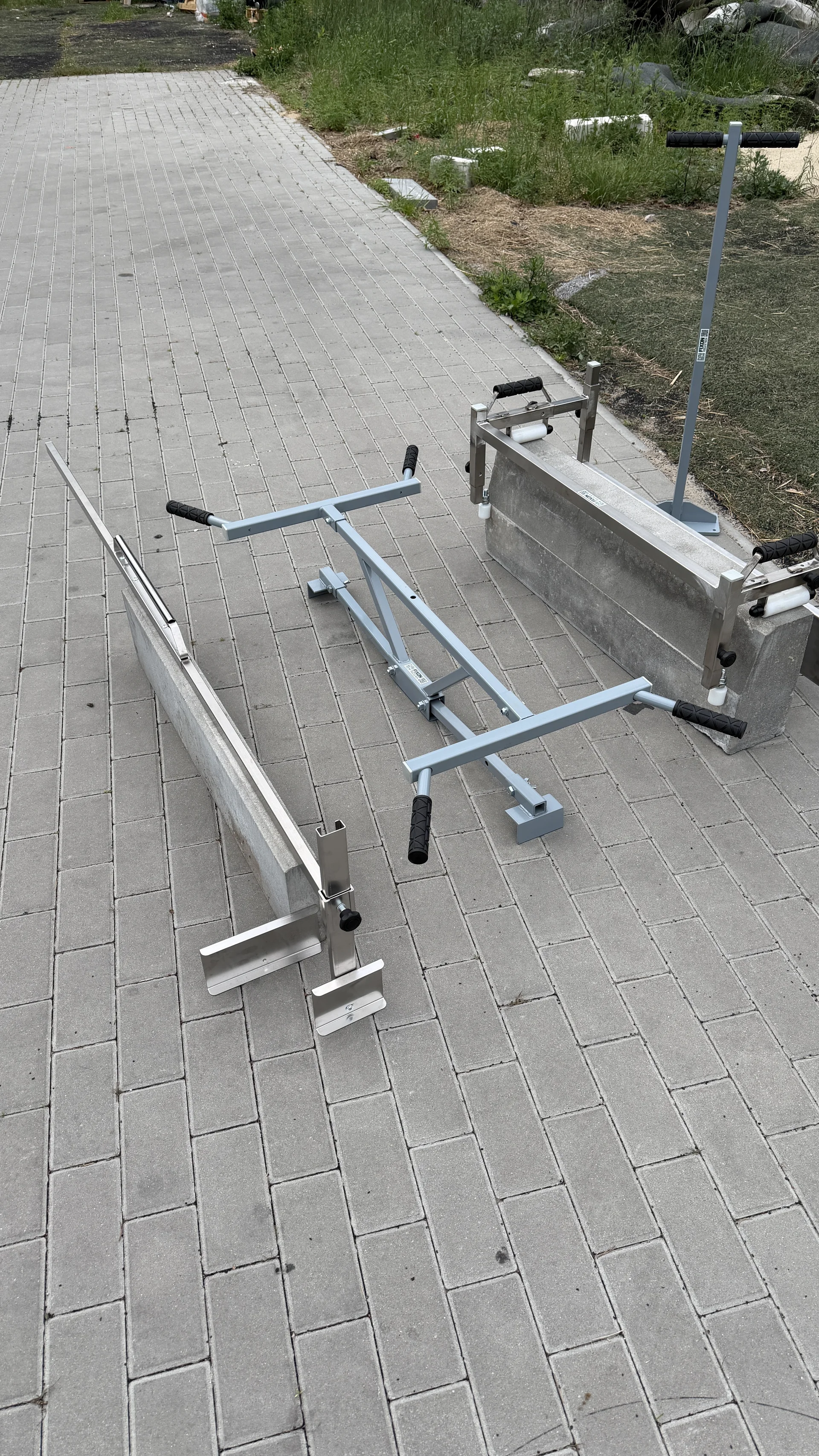 KANTSTENSPAKET PRO
Komplett system för montering av kantsten 4