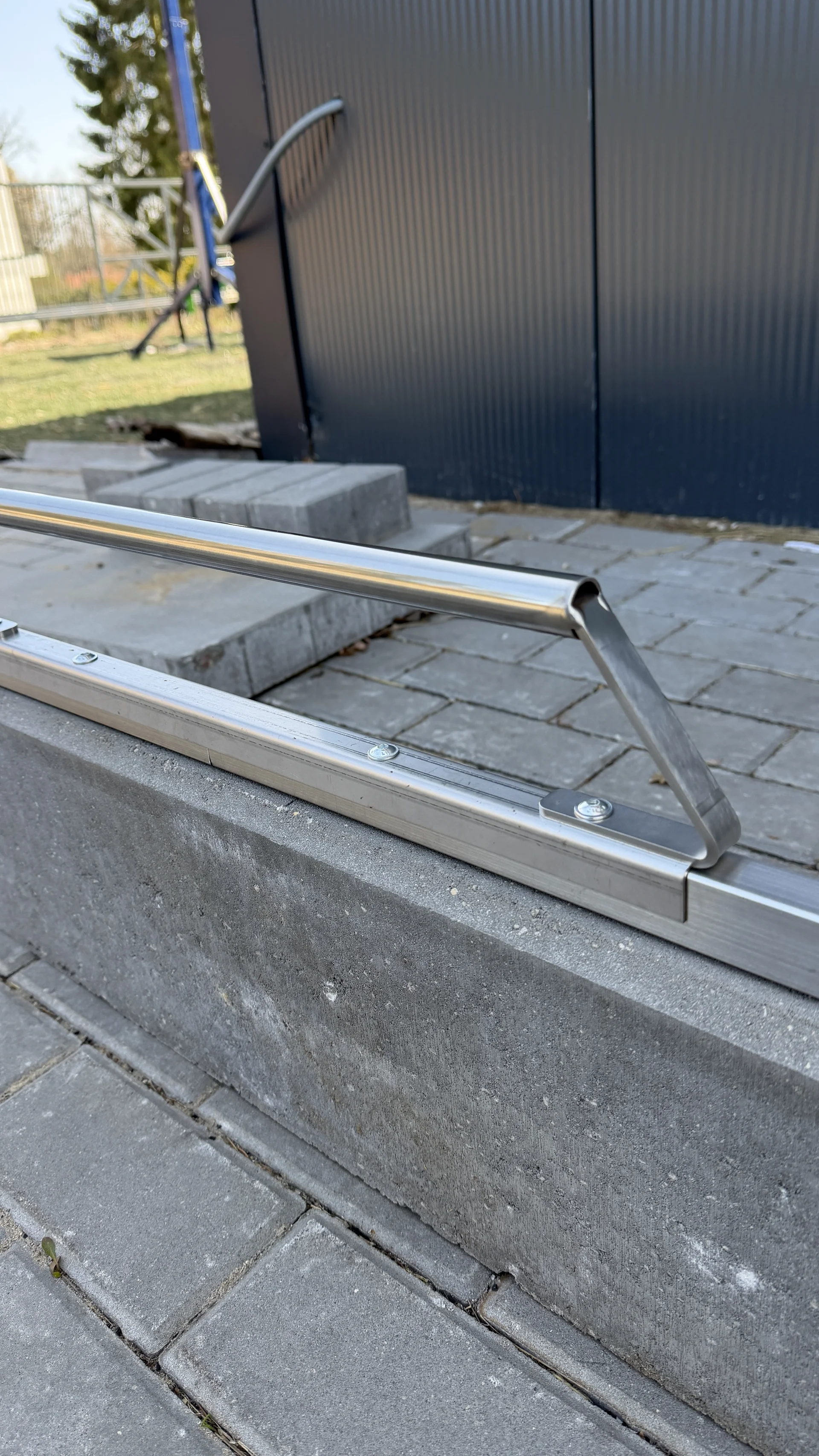 KrawFix INOX — professionell avdragsbalk för underlag i rostfritt stål 3