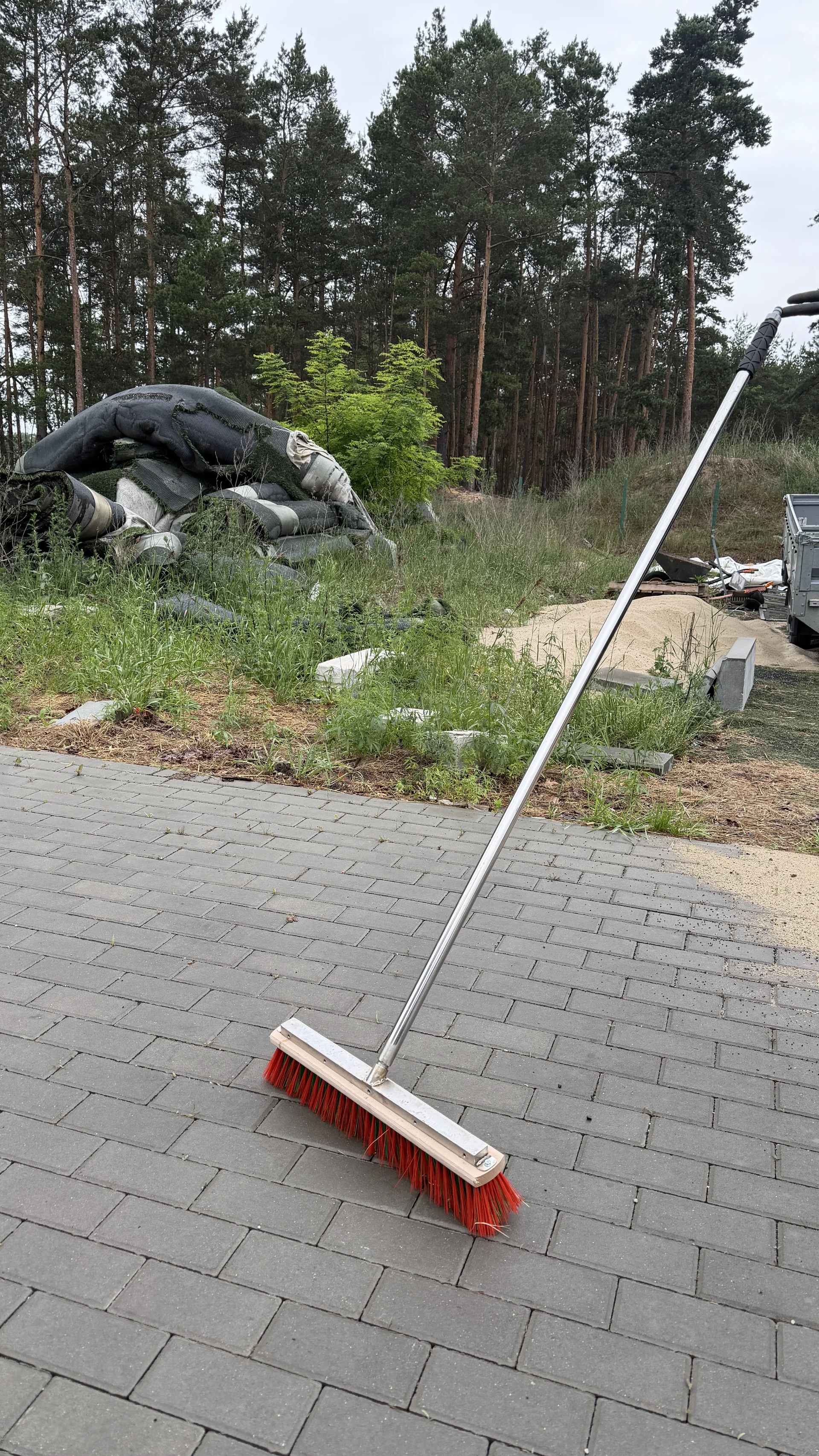 AquaFix
Professionell vattenborste för marksten 3