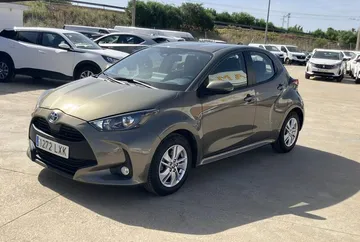 toyota yaris 15 120h active tech hibrido no enchufable automatica arval sevilla 903000000042492
