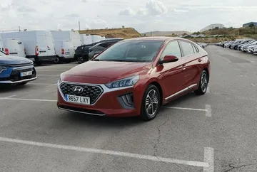 hyundai ioniq 2019 5p berlina con porton 16 gdi phev tecno dct hibrido enchufable automatica arval loeches 903000000045438