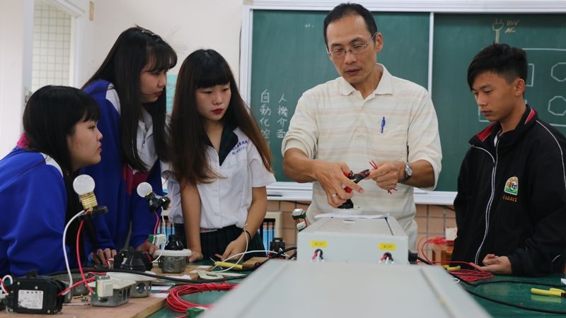打破空間限制,3校共開跨域選修課 打破空間限制,3校共開跨域選修課