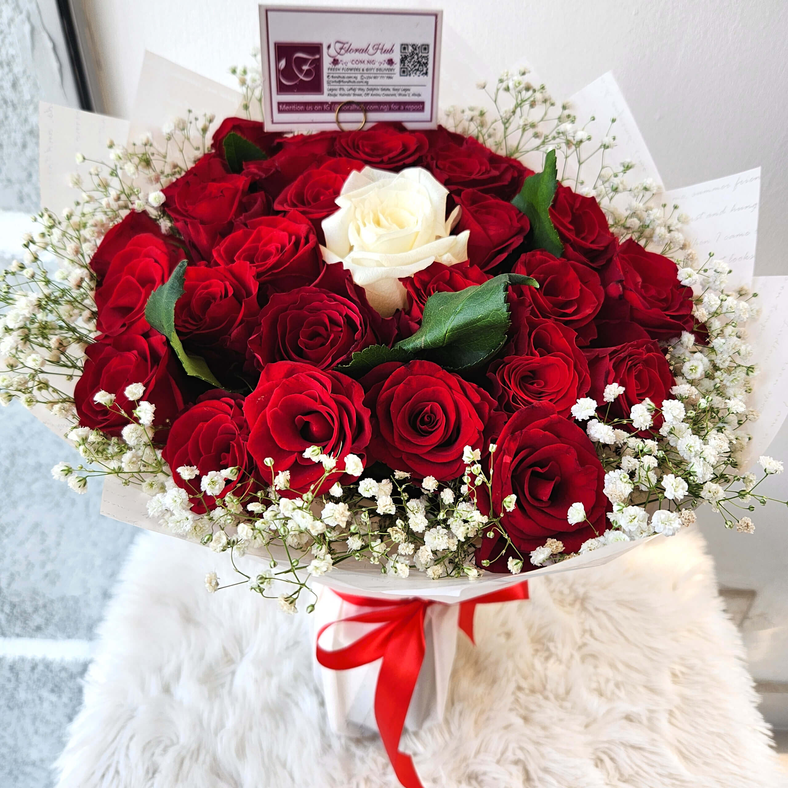 Red and White Roses with Million Stars