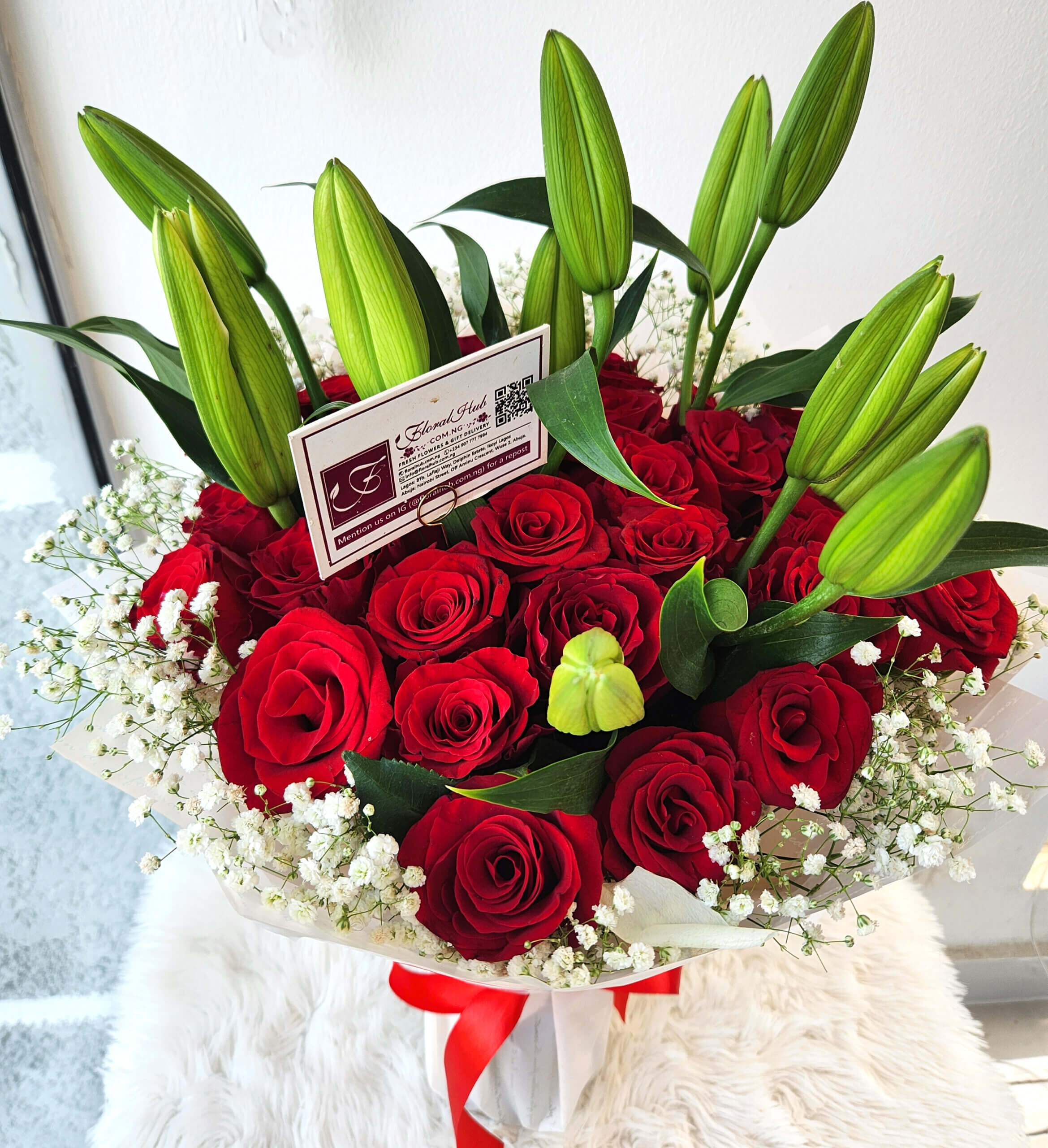 Red Roses and Lillies with Million Stars FLORALHUB