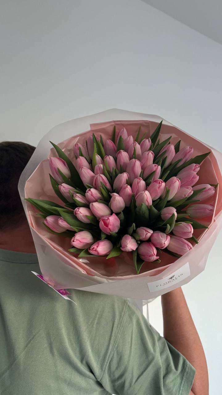 Bouquet close‑up with gentle details