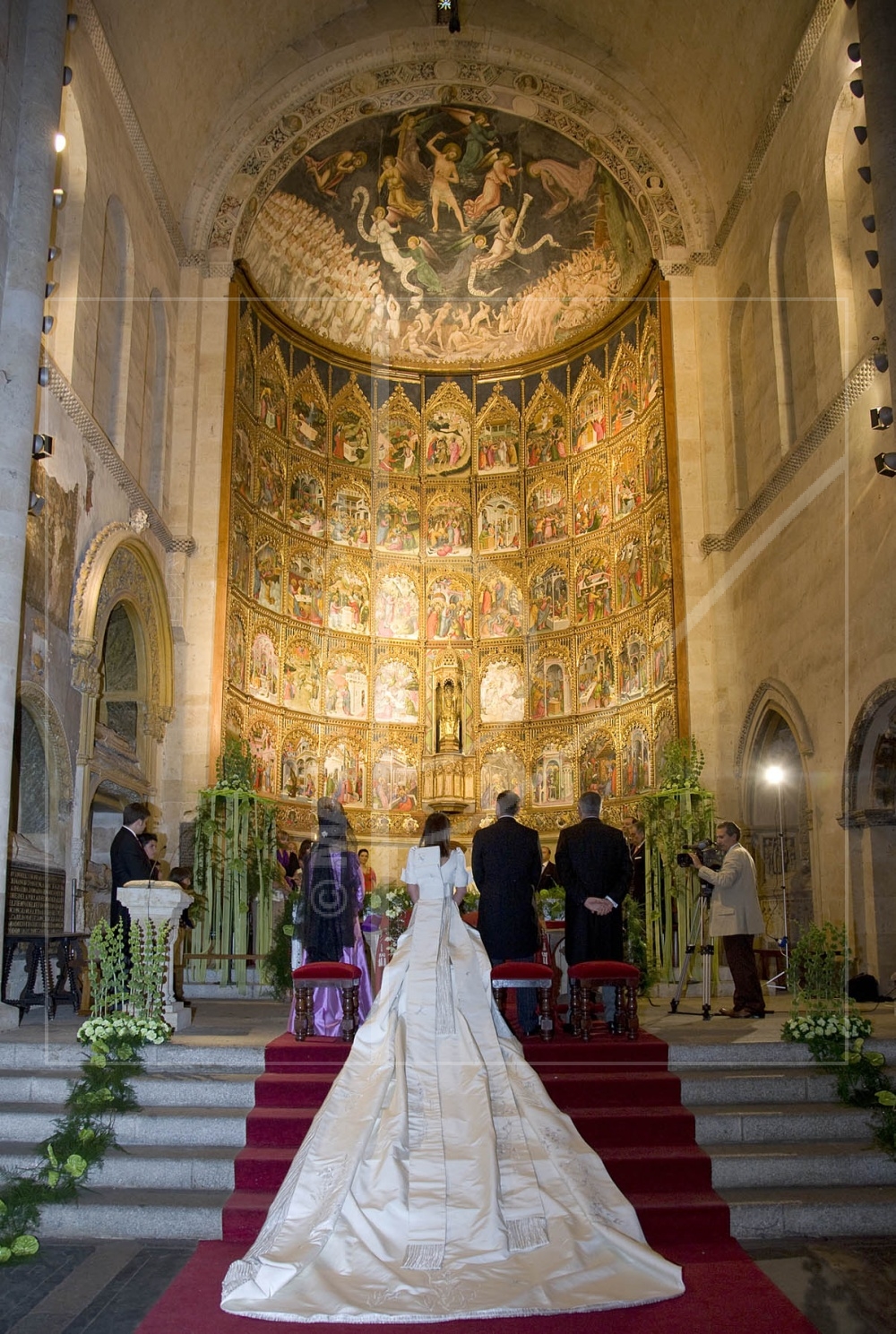 DECORACION DE DISEÑO EN LA CATEDRAL VIEJA