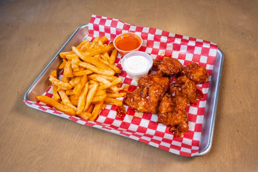 Boneless Chicos