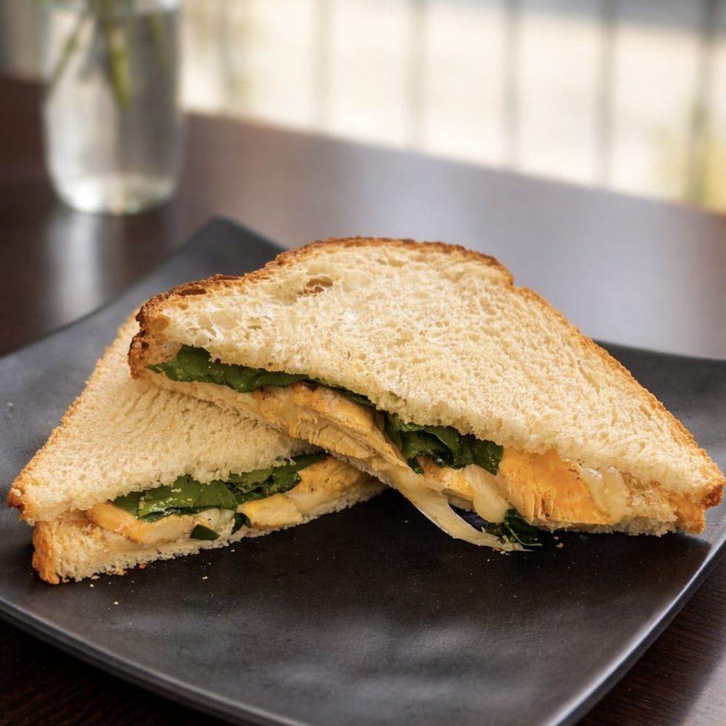 SANDWICH DE ENSALADA DE POLLO