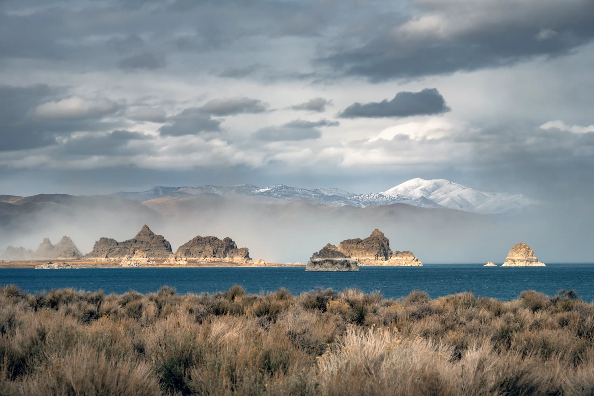 Pyramid Lake preview photo