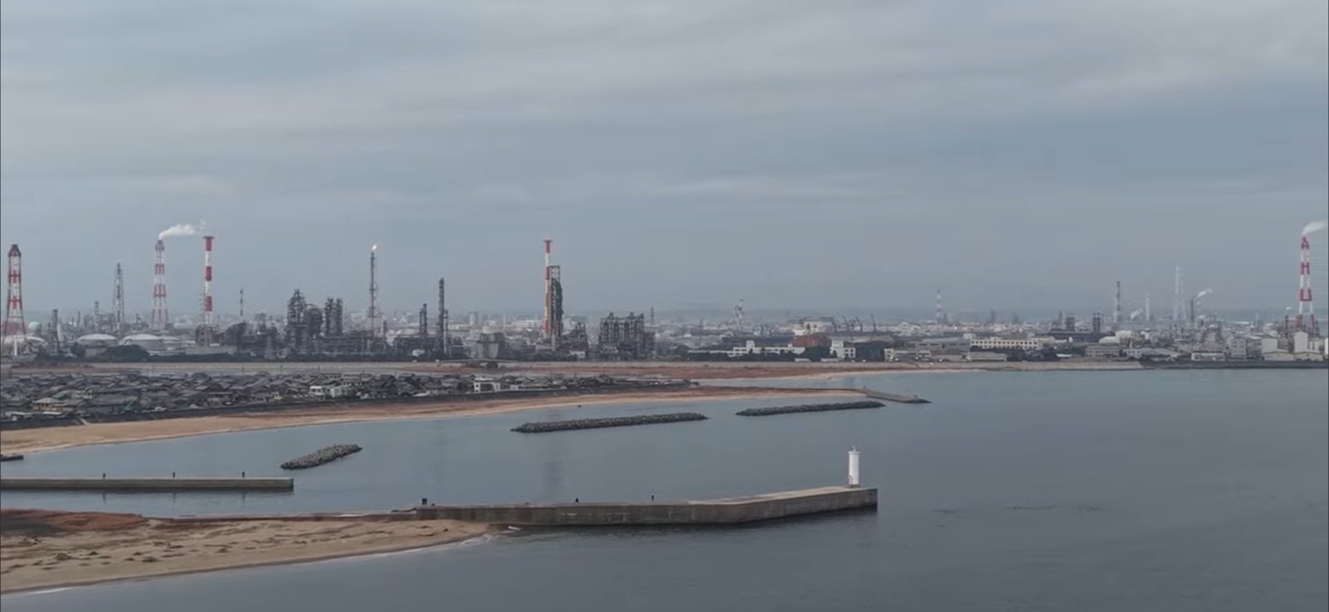 磯津港南堤防海岸