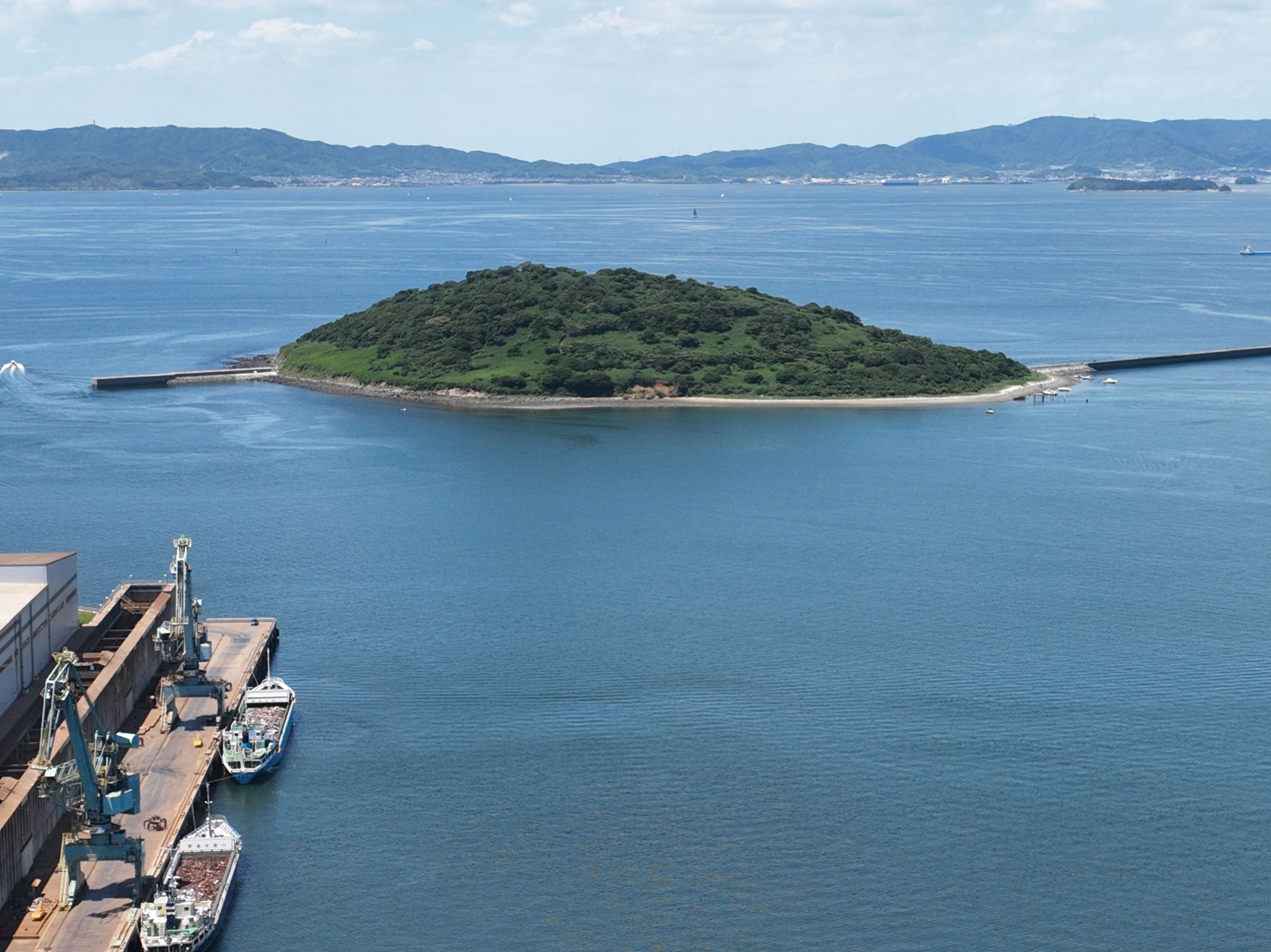 田原港 防波堤