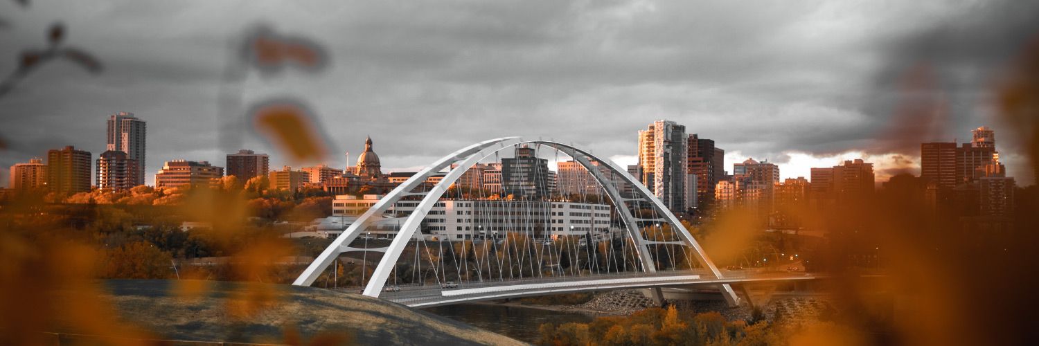 Le pont Walterdale d'Edmonton en automne