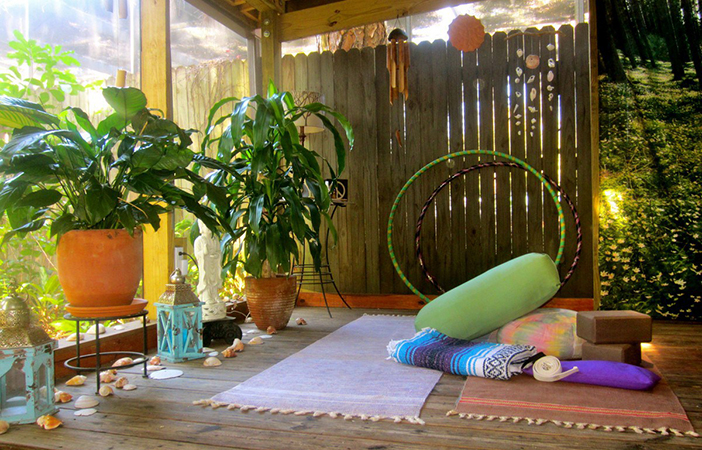 Home Yoga Space P thejourneyjunkie.com