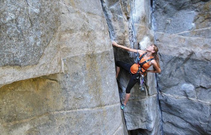 Pregnant climber pic: Pinterest